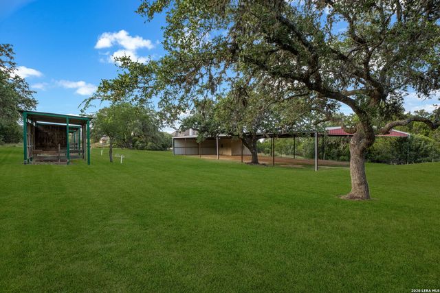 130 Spring Hill Dr, Boerne, TX 78006