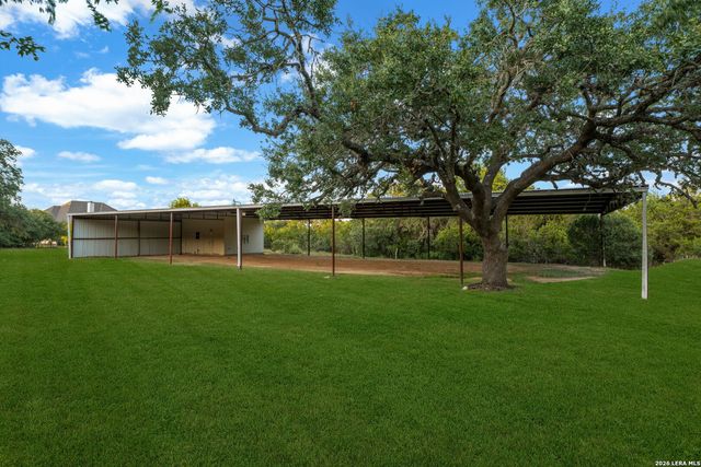 130 Spring Hill Dr, Boerne, TX 78006