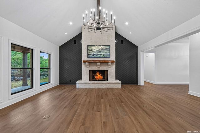 130 Spring Hill Dr, Boerne, TX 78006