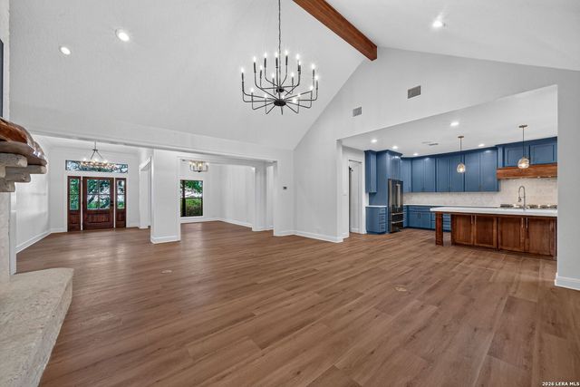 130 Spring Hill Dr, Boerne, TX 78006