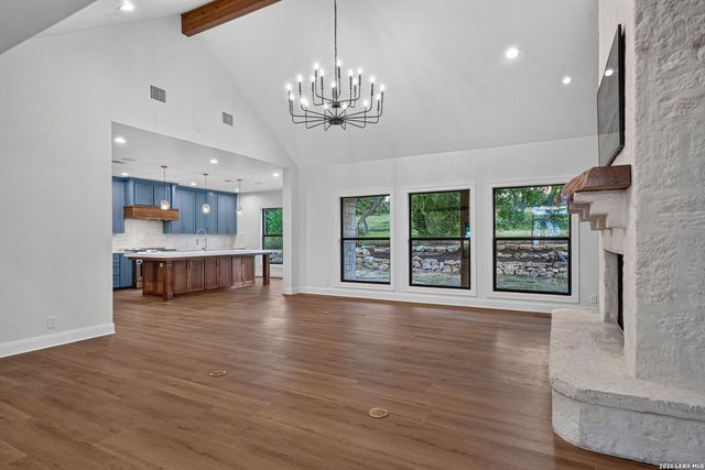 130 Spring Hill Dr, Boerne, TX 78006