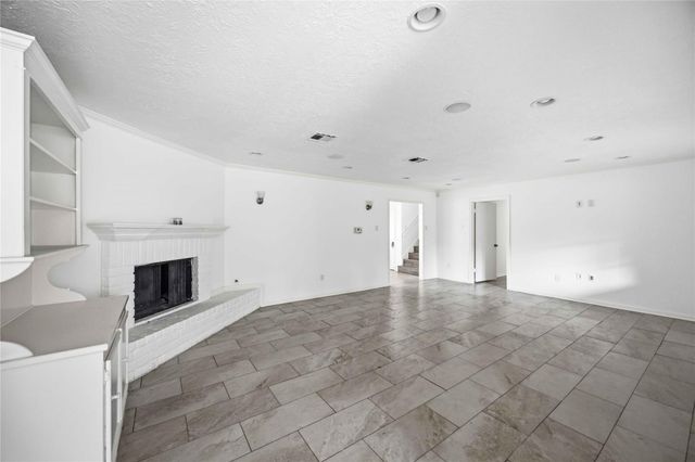 5931 Foresthaven Drive, Houston, TX 77066