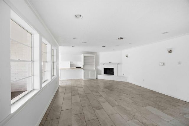 5931 Foresthaven Drive, Houston, TX 77066