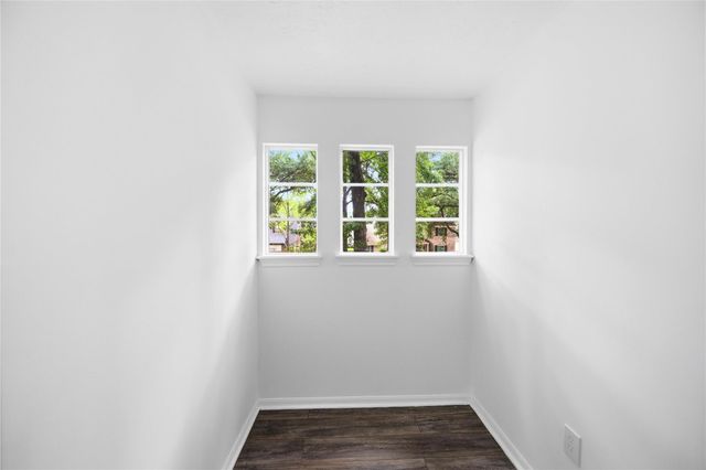 5931 Foresthaven Drive, Houston, TX 77066