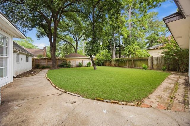 5931 Foresthaven Drive, Houston, TX 77066