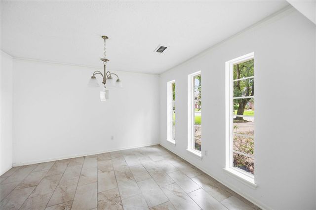 5931 Foresthaven Drive, Houston, TX 77066