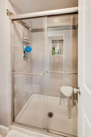 1037 Wheaton Oaks Drive, Wheaton, IL 60187