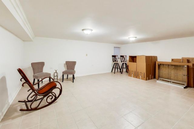 1037 Wheaton Oaks Drive, Wheaton, IL 60187