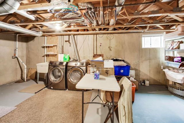 1037 Wheaton Oaks Drive, Wheaton, IL 60187