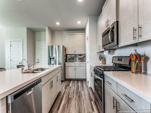 15066 PALM DESERT CT, San Antonio, TX 78217