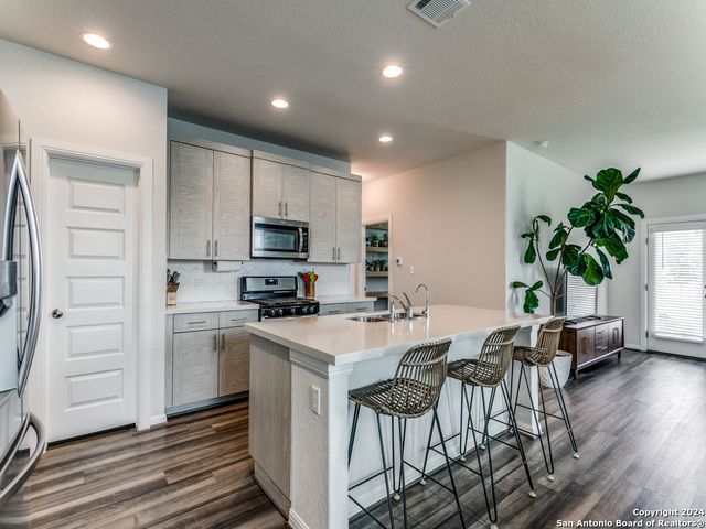 15066 PALM DESERT CT, San Antonio, TX 78217