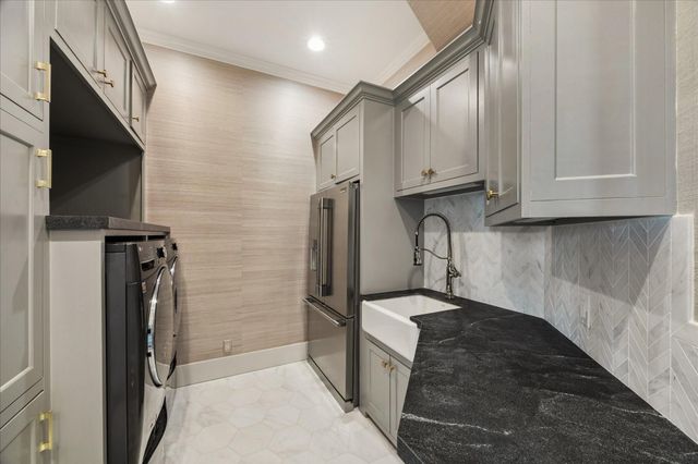 19507 Shores Drive, Galveston, TX 77554