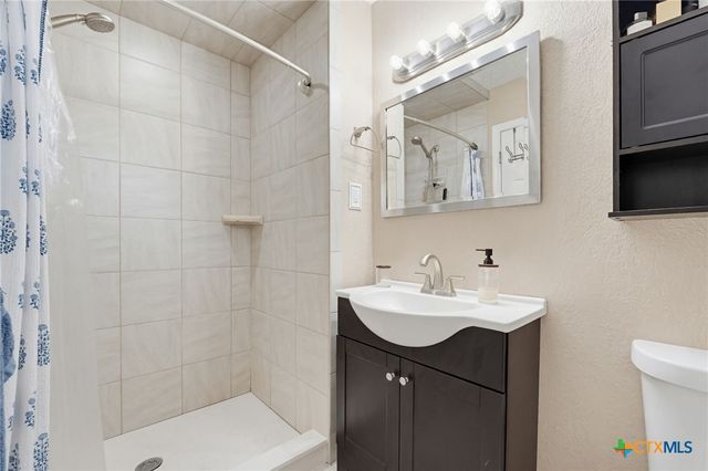 902 Lynn Lane, Copperas Cove, TX 76522