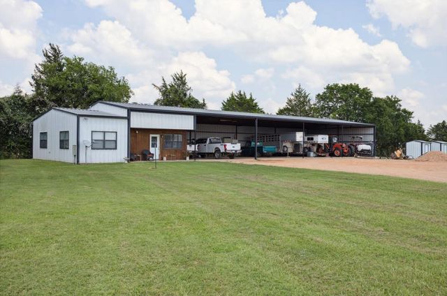 1325 Stalmach Road, New Ulm, TX 78950