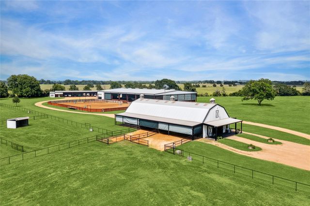 1325 Stalmach Road, New Ulm, TX 78950