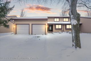 2011 E Provincial House Drive, Lansing, MI 48910