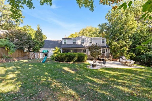 2801 W 71st Street, Prairie Village, KS 66208