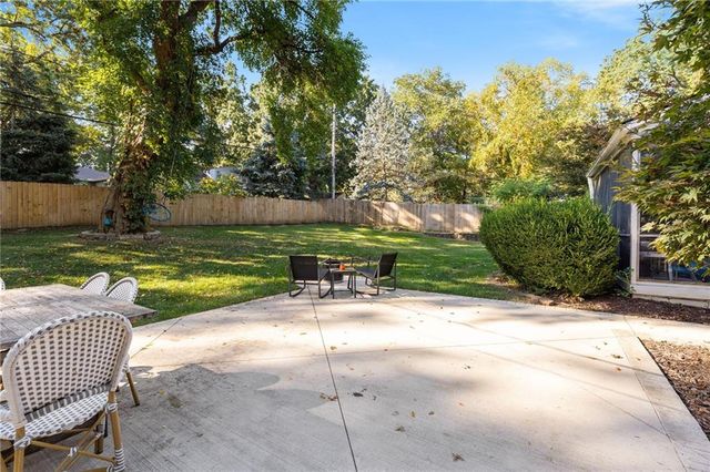 2801 W 71st Street, Prairie Village, KS 66208