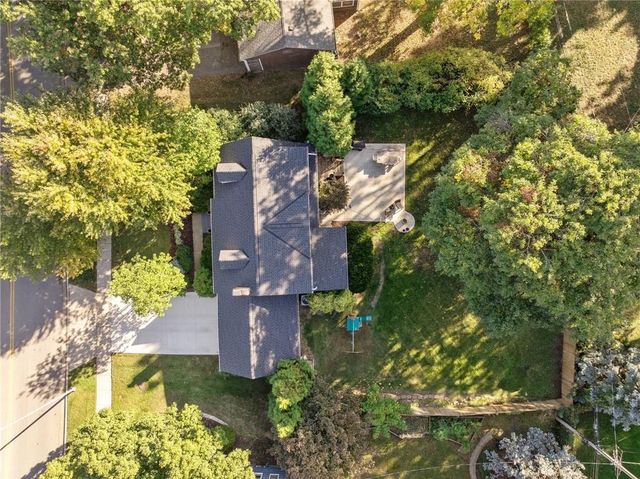 2801 W 71st Street, Prairie Village, KS 66208
