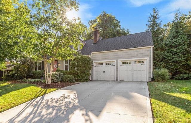 2801 W 71st Street, Prairie Village, KS 66208