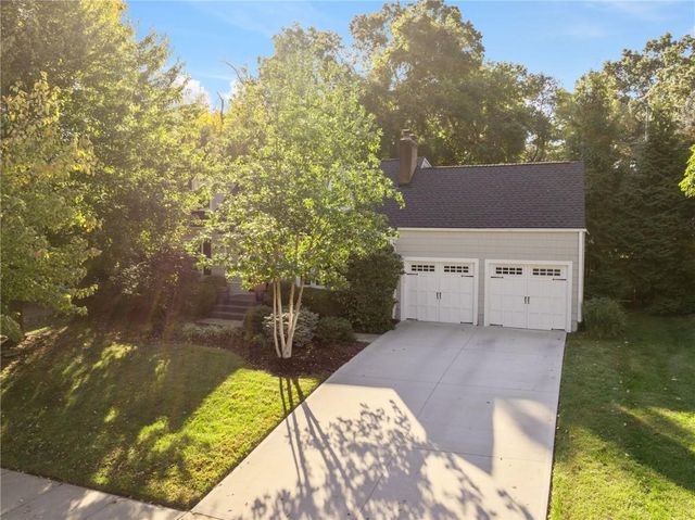 2801 W 71st Street, Prairie Village, KS 66208