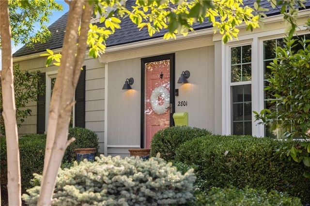 2801 W 71st Street, Prairie Village, KS 66208