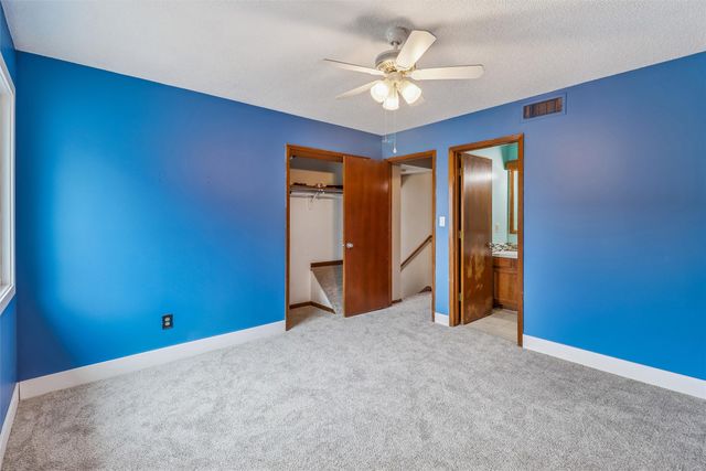 2220 E Rose Avenue, Des Moines, IA 50320