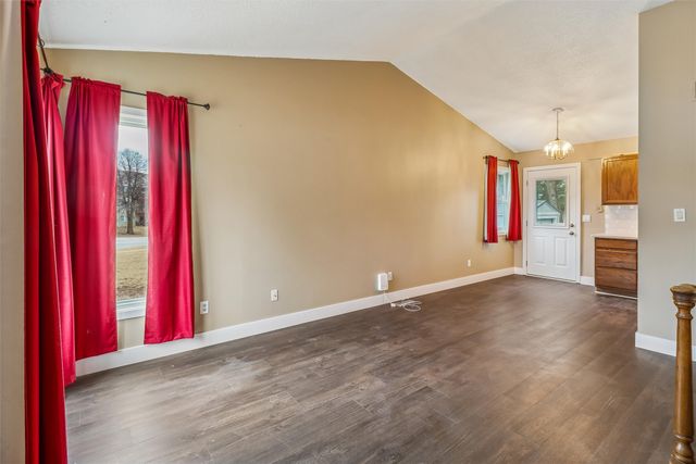 2220 E Rose Avenue, Des Moines, IA 50320