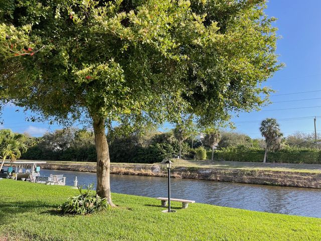 1304 SW 15th Street, Boynton Beach, FL 33426