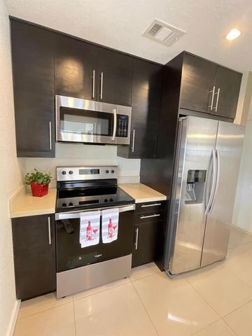 1304 SW 15th Street, Boynton Beach, FL 33426