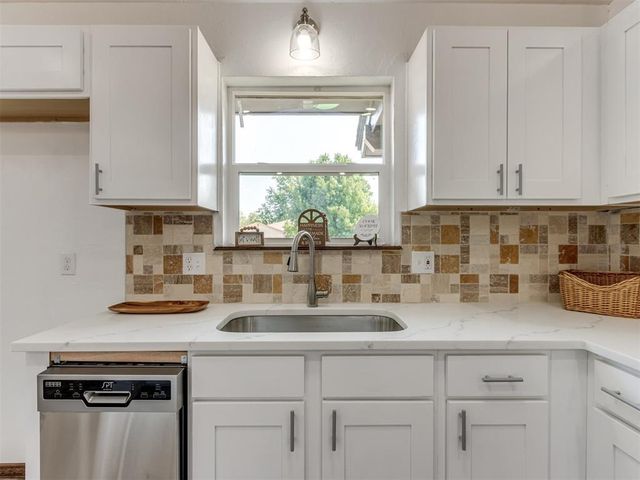 6613 Edgebrook Road, Oklahoma City, OK 73132