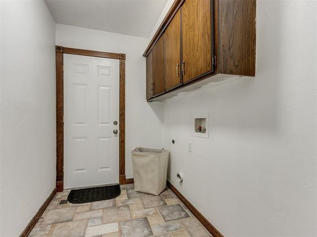 6613 Edgebrook Road, Oklahoma City, OK 73132