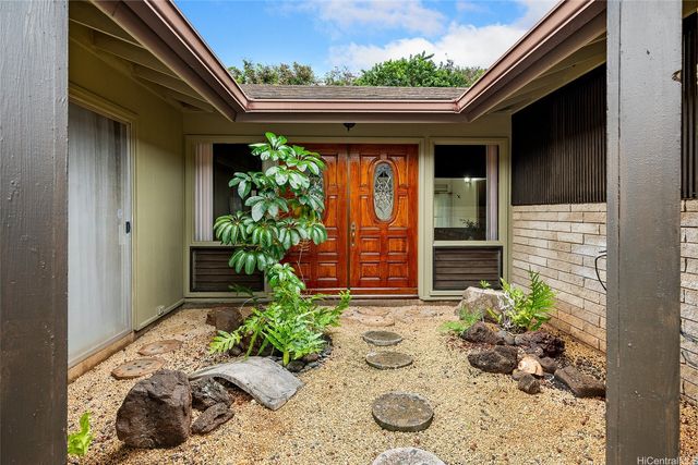 4758 Likini Street, Honolulu, HI 96818