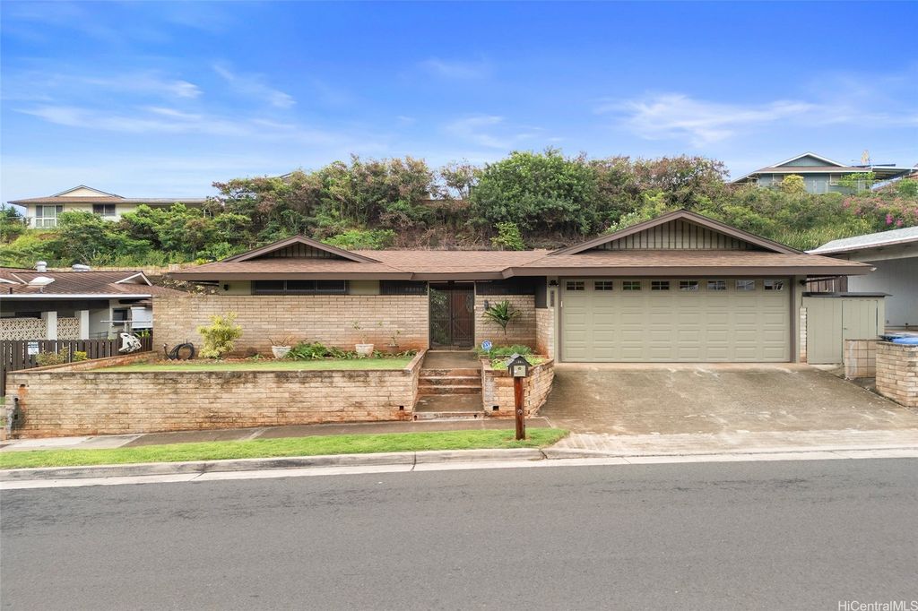 4758 Likini Street, Honolulu, HI 96818