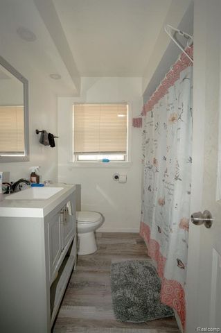 16821 E 8 Mile Road, Eastpointe, MI 48021