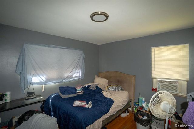 16821 E 8 Mile Road, Eastpointe, MI 48021