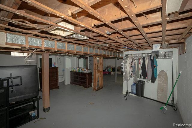16821 E 8 Mile Road, Eastpointe, MI 48021