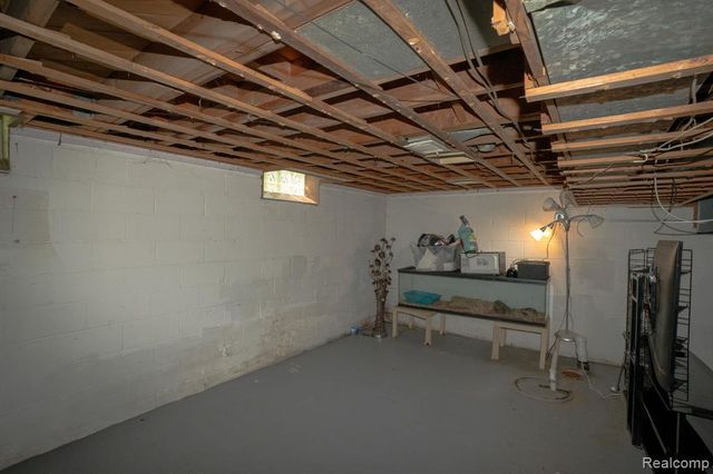 16821 E 8 Mile Road, Eastpointe, MI 48021