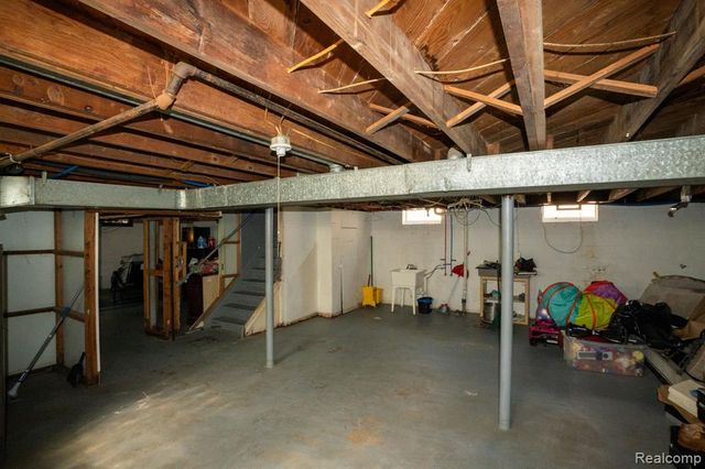 16821 E 8 Mile Road, Eastpointe, MI 48021