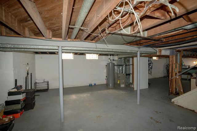 16821 E 8 Mile Road, Eastpointe, MI 48021