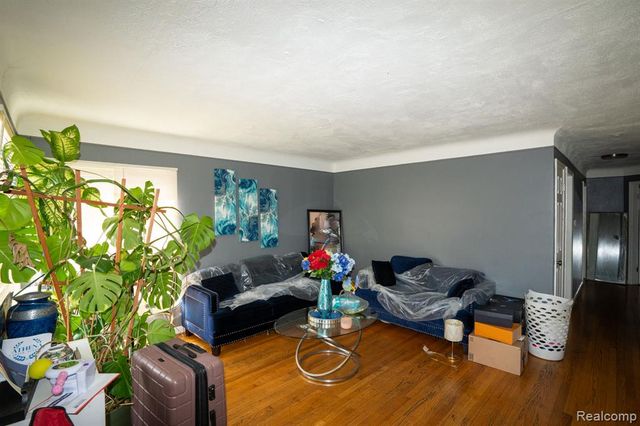 16821 E 8 Mile Road, Eastpointe, MI 48021