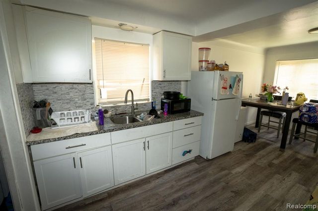16821 E 8 Mile Road, Eastpointe, MI 48021