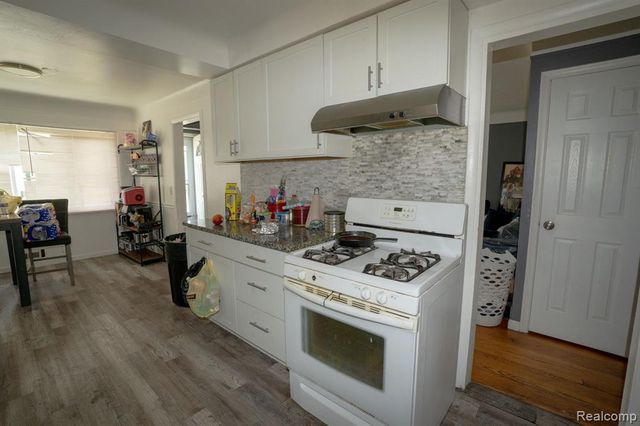 16821 E 8 Mile Road, Eastpointe, MI 48021