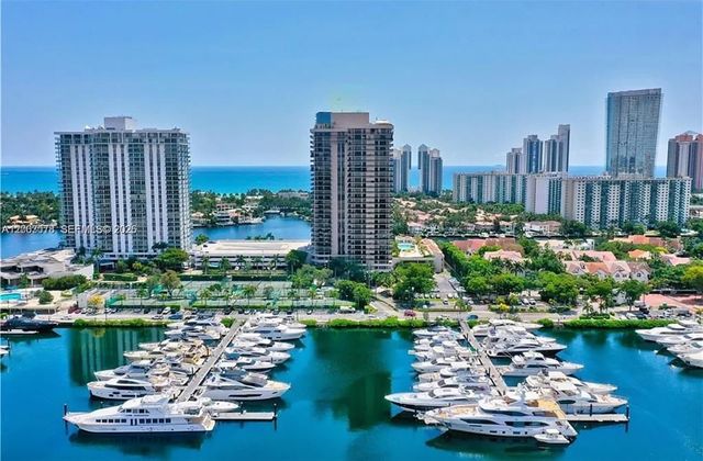 19667 Turnberry Way 18D, Aventura, FL 33180