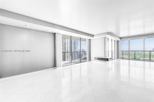 19667 Turnberry Way 18D, Aventura, FL 33180