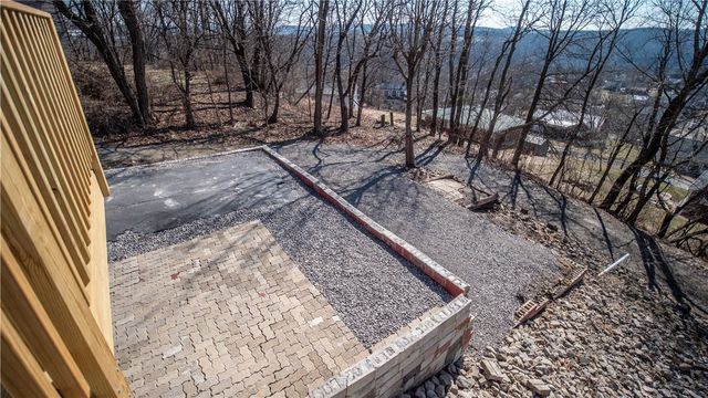 353 Madison Avenue, Leechburg Boro, PA 15656