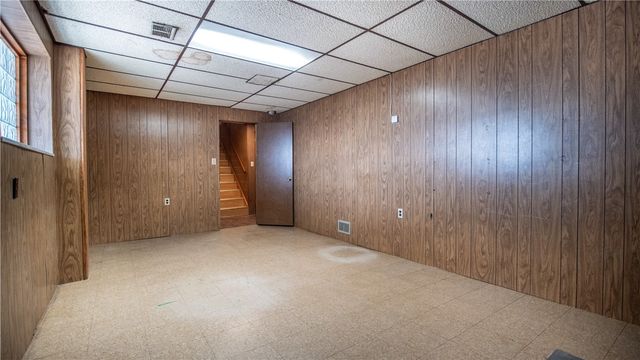 353 Madison Avenue, Leechburg Boro, PA 15656