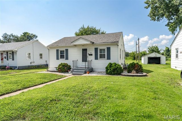 2633 Center Street, Granite City, IL 62040