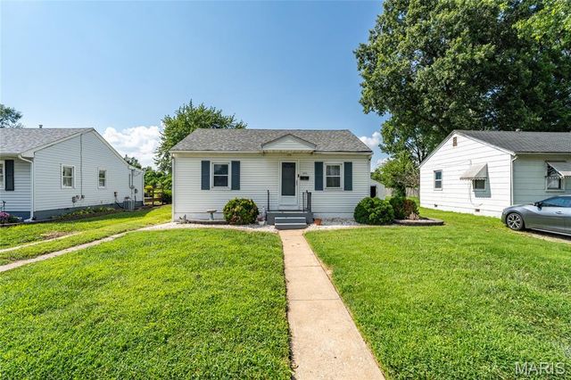 2633 Center Street, Granite City, IL 62040