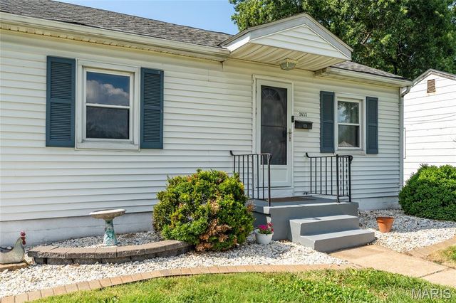 2633 Center Street, Granite City, IL 62040